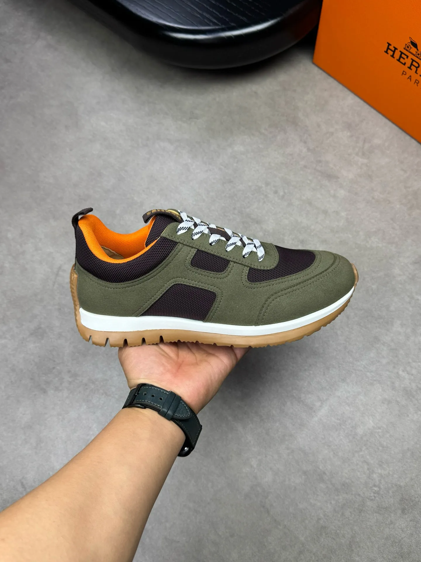 [HERMES] Hermès men's shoes 💰680💰 - high-end quality original items 🔍🔍🔍 casual sports shoes - upper: 🔝 suede environmentally friendly leather, brand high mercerized canvas body with forged ´H´ totem, tongue webbing injection molded brand logo - lining: brand canvas, foot pads; water-dyed cowhide -Outsole: ultra-light T men's shoes 💰U foam; two-color molded outsole -Ultra-high quality control, fine workmanship: highlighted (high-end, extravagance, grade) -Size: 39-44 (38, 45, can be customized)